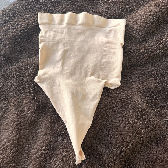 Skims Seamless Sculpt High Waisted Thong - Picture 3 of 4